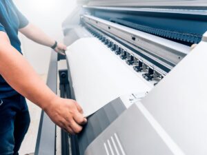 Large format printer worker 1200x900